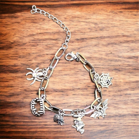 2/$10 Halloween Charm Bracelet - Picture 1 of 4